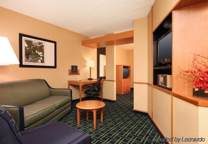 Fairfield Inn & Suites Woodbridge Avenel Exterior foto